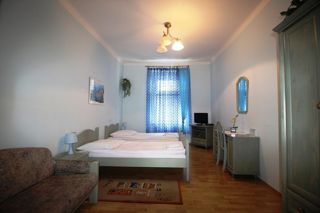 Pension Berg Prague Chambre photo