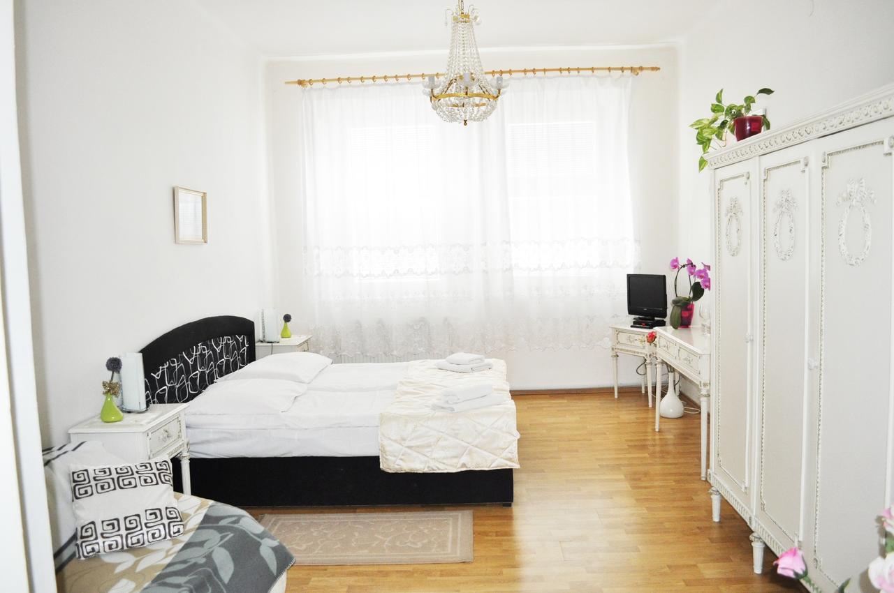Pension Berg Prague Extérieur photo