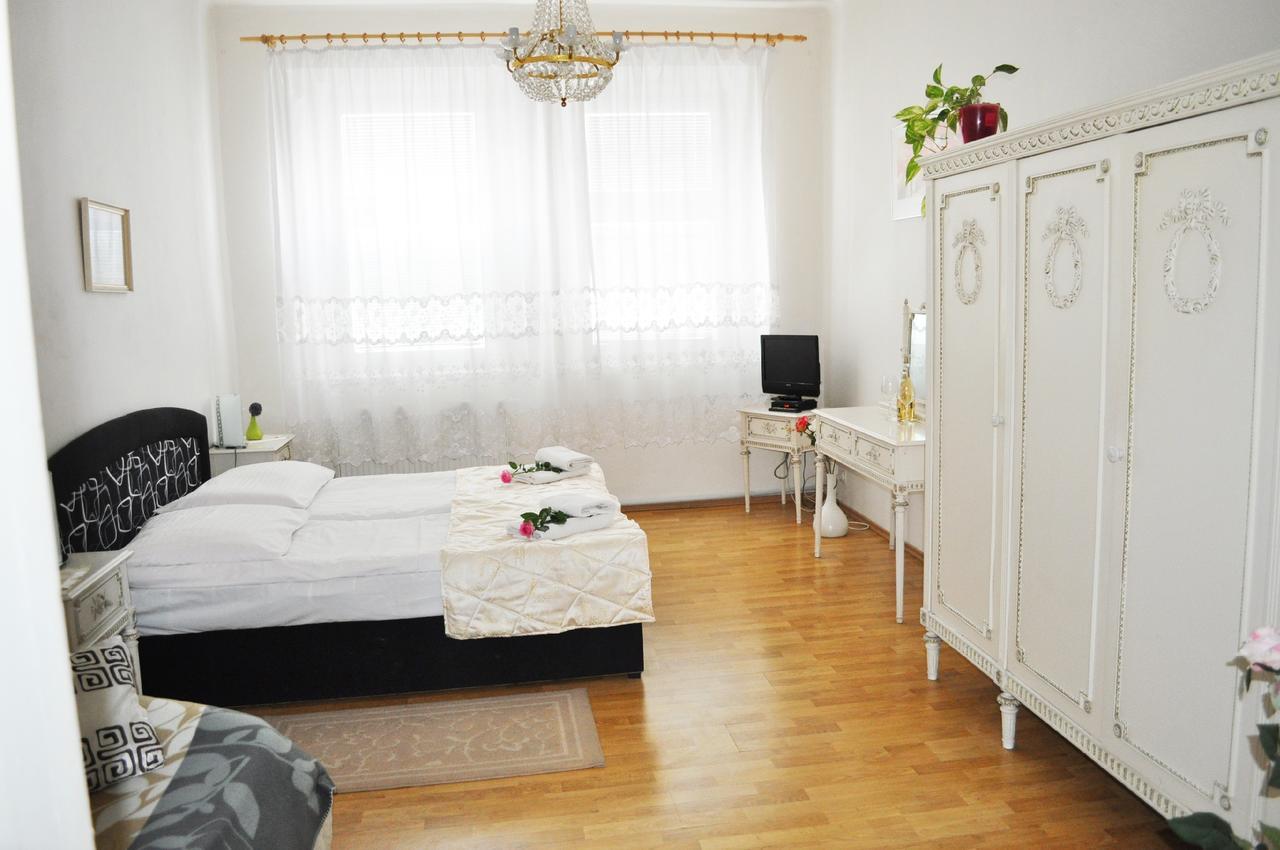 Pension Berg Prague Extérieur photo
