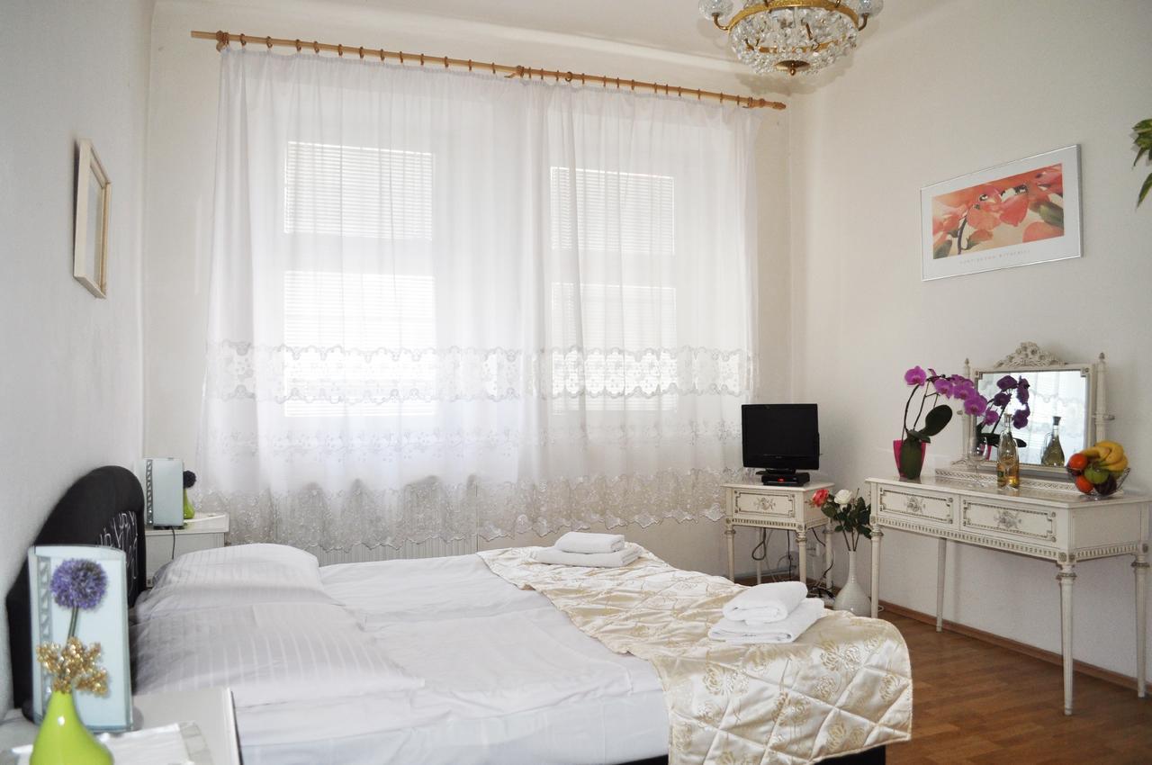 Pension Berg Prague Extérieur photo